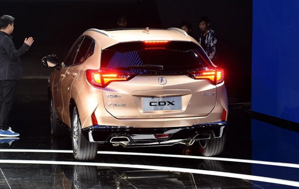 Phần đuôi của Acura CDX bị đánh giá không ấn tượng bằng phần đầu xe