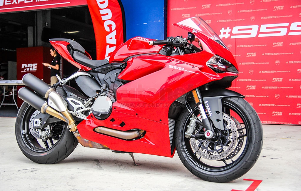 Ducati 959 Panigale sở hữu thiết kế đầy dữ dằn, cá tính và thể thao