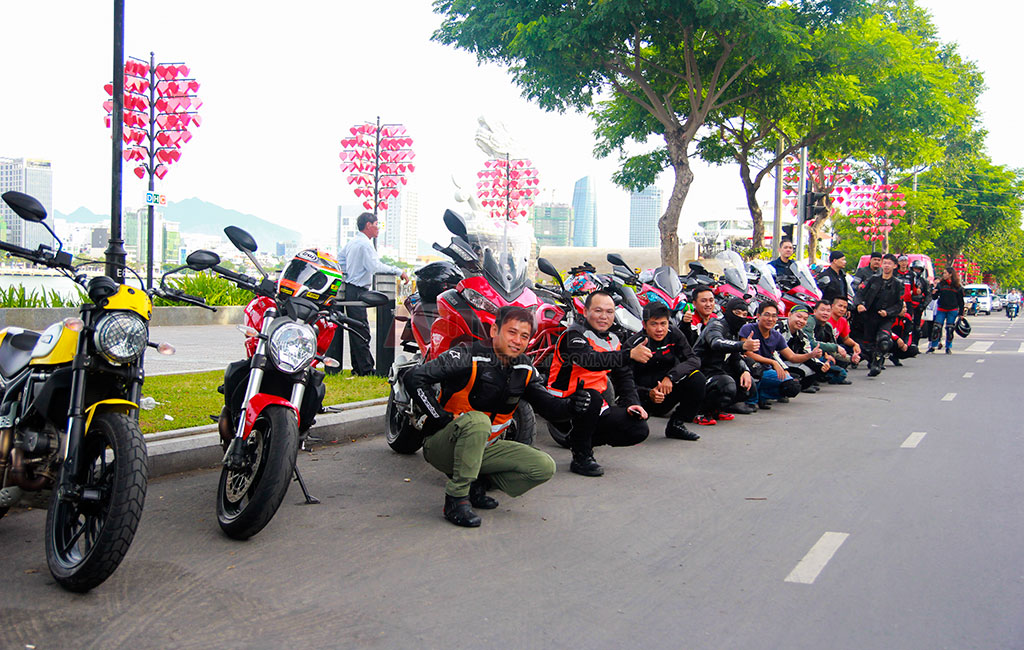 Đoàn chia tay Đà Nẵng để tiến về thành phố Vinh