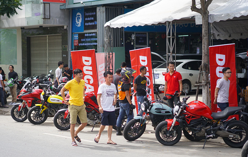 Chương trình Trải nghiệm xe dành cho khách hàng Đà Nẵng thu hút khá nhiều khách tham dự