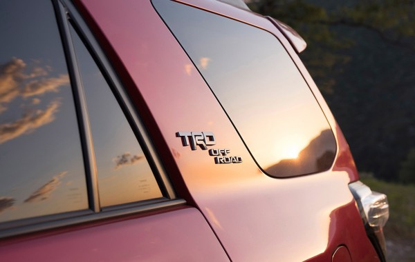 2017-Toyota-4Runner-TRD-Off-Road-Premium-side-badge