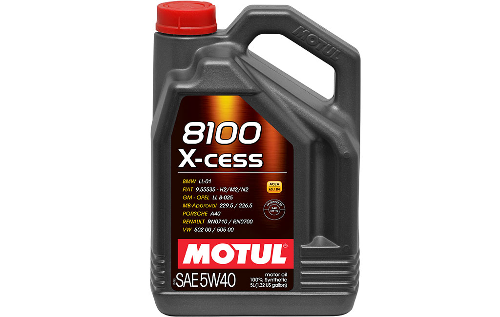 Các dòng xe BMW  đều sử dụng dầu nhớt cao cấp 100% tổng hợp Motul 8100 X-Cess 5W40 hoặc Specific LL01-5W30 với chứng nhận tiêu chuẩn BMW LL-01 phù hợp với các dòng xe BMW tại thị trường Việt Nam