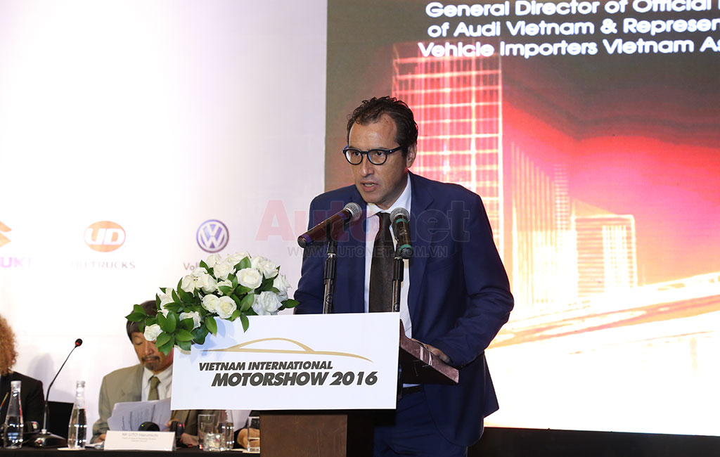 Ông Laurent Genet – Tổng giám đốc, nhà nhập khẩu chính hãng Audi tại Việt Nam chia sẽ "Các mẫu xe sử dụng động cơ phù hợp chính là mục tiêu của hãng tại thị trường Việt Nam“