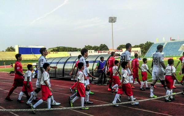Các em đã từng tham dự Chương trình “Trại hè bóng đá thiếu niên Toyota 2016” sẽ cùng đồng hành với các cầu thủ ra sân