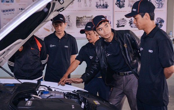 Audi Việt Nam đang thực hiện hoạt động đào tạo tập huấn lái xe cho 600 học viên thuộc lực lượng An Ninh Việt Nam