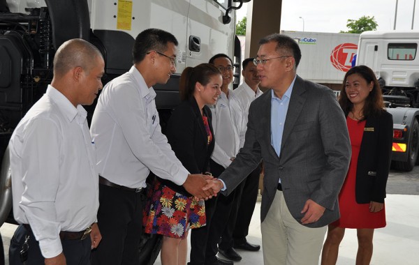 Ông Chung Eui-Sun gặp gỡ ban lãnh đạo Hyundai Phú Mỹ
