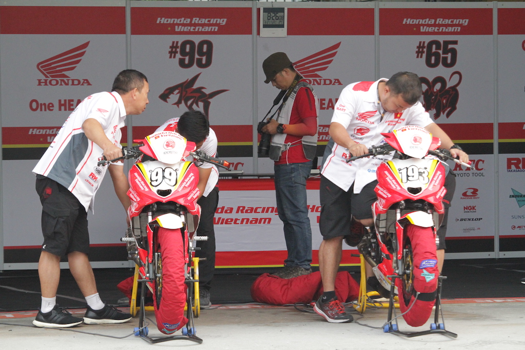 ANH 2. Xe đua hạng mục UB150 được Honda Racing Vietnam hoàn toàn tự chủ kĩ thuật từ mùa giải ARRC 2019