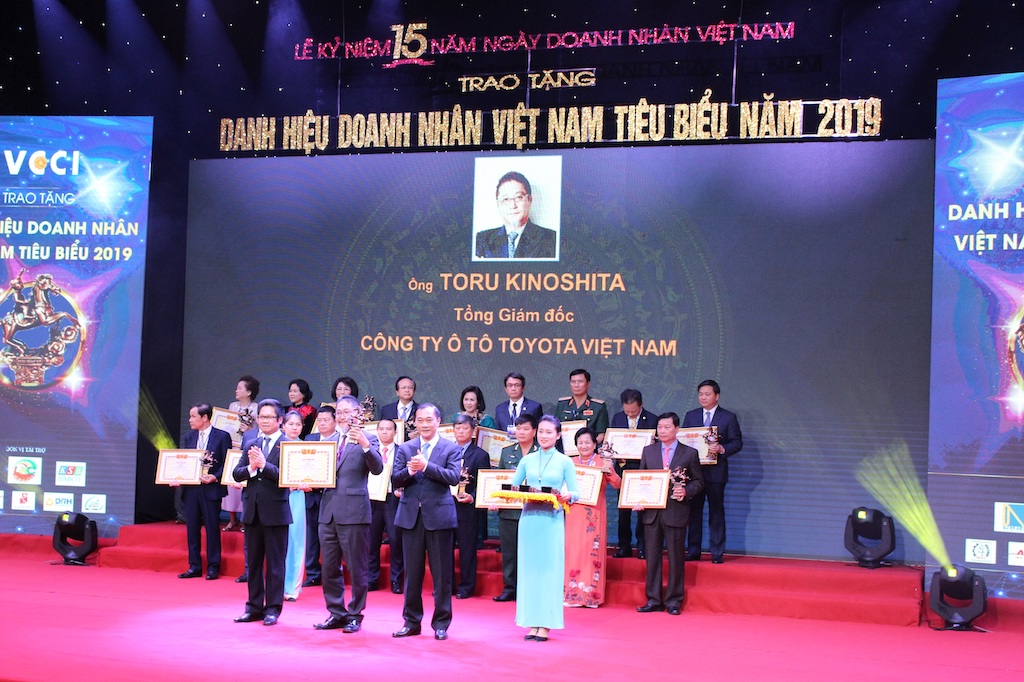 TGĐ TMV nhận giải Doanh nhân tiêu biểu 2019