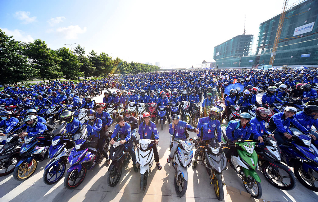 2.000 biker từ khắp các tỉnh thành đã tụ họp tại TP.HCM để tham gia xác lập 2 kỷ lục Guinness thế giới