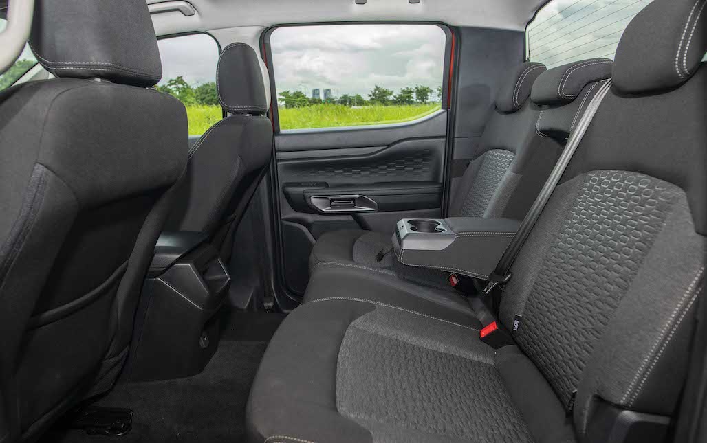 Khoang nội thất Ford Ranger XLT