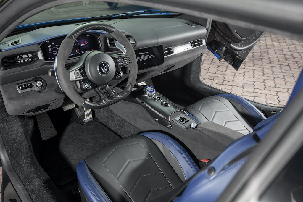 Khách hàng có thể tùy biến chiếc Maserati theo sở thích của mình, thậm chí có nhà thiết kế riêng để tùy chỉnh nội thất và ngoại thất của chiếc xe bespoke đặt riêng của họ