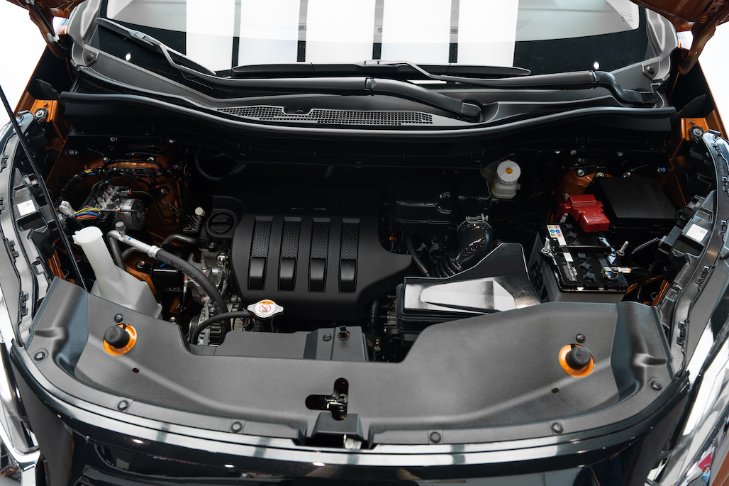 Xpander Cross 2023 trang bị động cơ 4 xy-lanh dung tích 1.5L, công suất 104 mã lực và mô-men xoắn 141 Nm mang đến khả năng vận hành êm ái, linh hoạt và tiết kiệm nhiên liệu. Đi kèm hộp số tự động 4 cấp