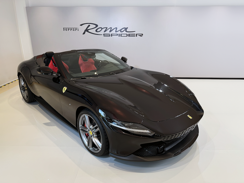 Ferrari Roma Spider – Siêu xe hai cửa mui trần có giá từ 20 tỷ đồng