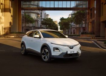 Hơn 12.100 xe ô tô điện VinFast được bàn giao tới khách hàng trong tháng 3/2025