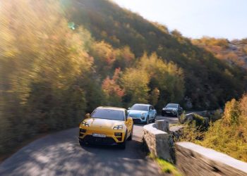 Doanh số bán xe Porsche tiếp tục tăng trưởng